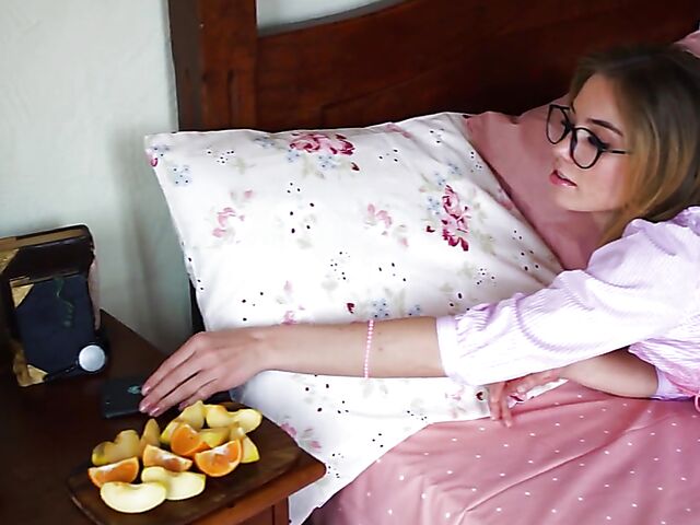 Nerdy solo girl Lola Krit shows her small boobs and pussy in the morning