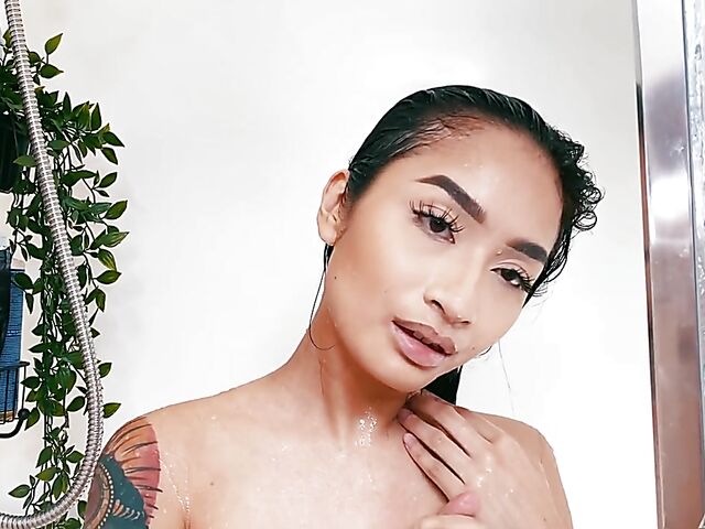 Exotic shower solo with petite Avery Black