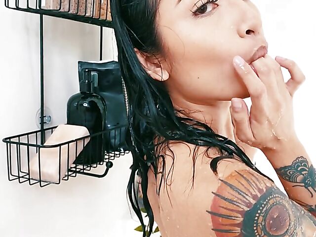 Exotic shower solo with petite Avery Black