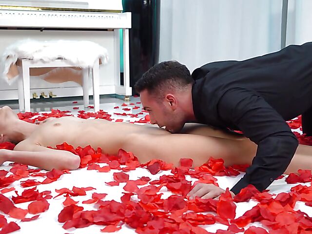 Romantic sex with skinny cute Gina Gerson