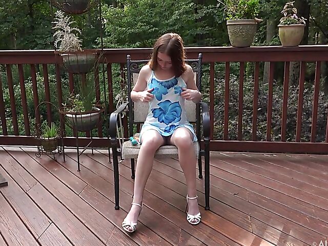 Teen Myra Glasford's outdoor masturbation with her new vibrator