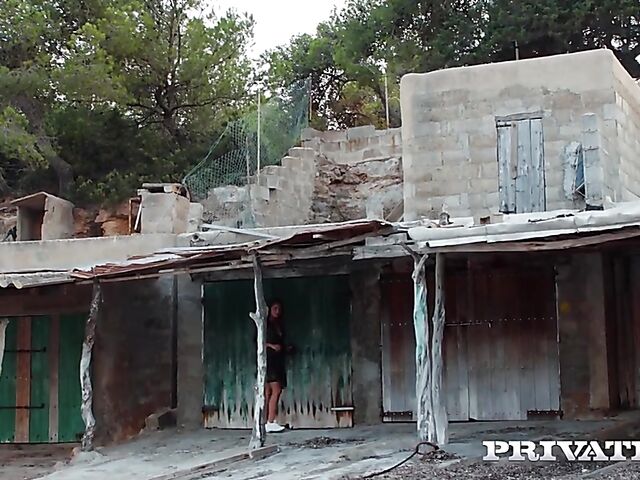 Vacation sex in Ibiza with sultry Ginebra Bellucci