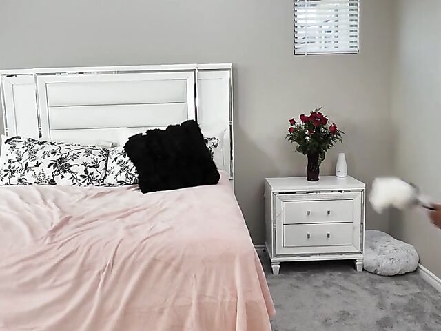 Milfy black maid September Reign gets some cock