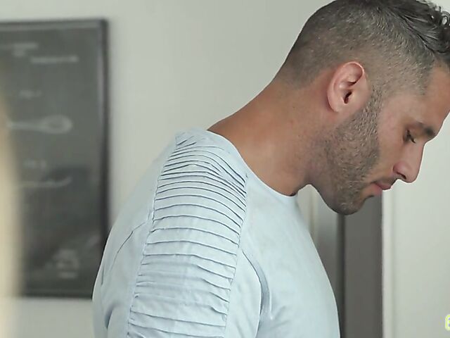 A helping hand from natural boobs blonde stepsister Percy Sires