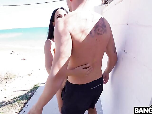 Risky public fuck outdoors with adventurous brunette Claudia Bavel