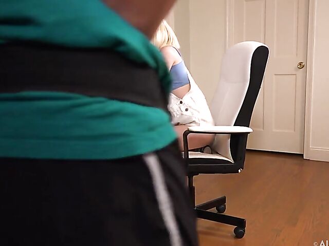 Skinny blonde Jessie Saint stretching and spreading pussy BTS