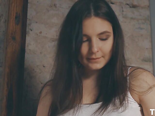 Sonja - Pregnant masturbation with a razor after shaving pussy and legs