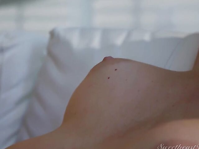 Silvia Saige & Spencer Bradley - Lesbian pussy licking is fun