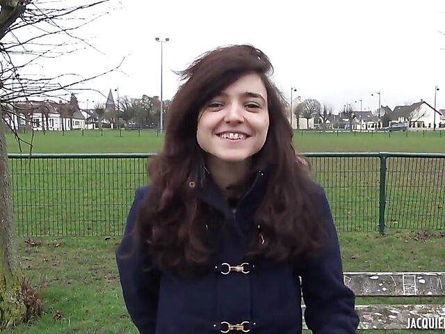 French anal with easy-going flasher Elena