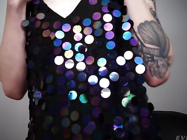 Goth lesbian brunettes Anna De Ville and Lydia Black love anal toys