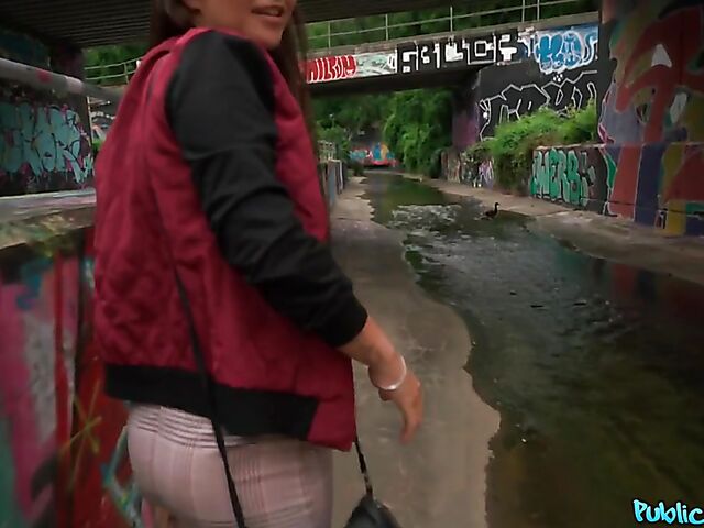 Sex for money under the bridge with Czech hottie Lenna Ross