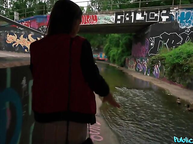 Sex for money under the bridge with Czech hottie Lenna Ross