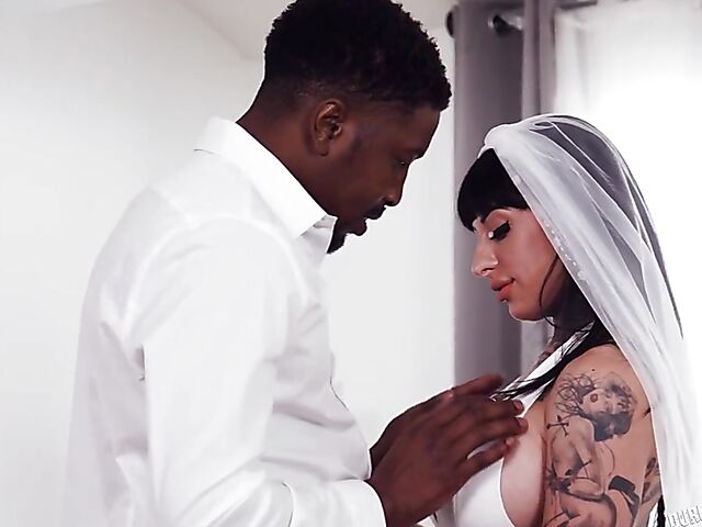 Jessie Lee - Tattooed busty bride interracial anal