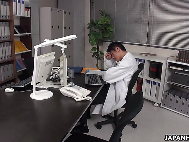 Koi Miyamura - Japanese nurse blowjob in doctor's office