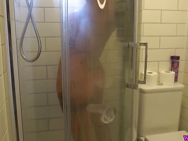 Beautiful Roxxy Lea shower dildo play for you to watch