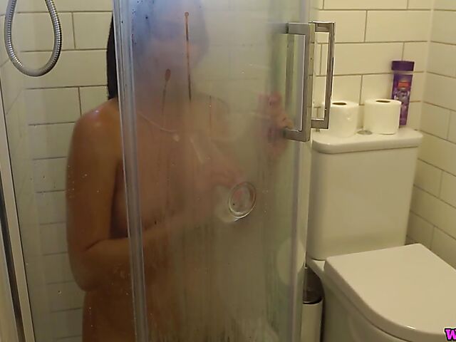 Beautiful Roxxy Lea shower dildo play for you to watch