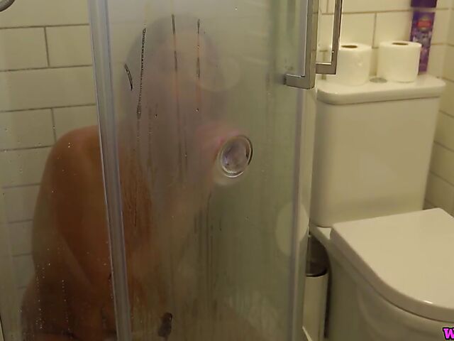 Beautiful Roxxy Lea shower dildo play for you to watch