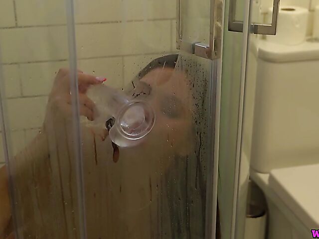 Beautiful Roxxy Lea shower dildo play for you to watch