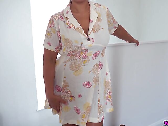 Busty MILF lingerie and nylons solo with her toy featuring Beth, 33