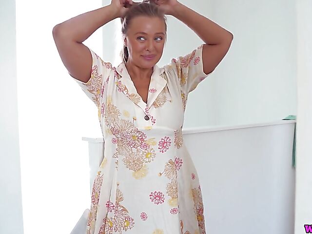 Busty MILF lingerie and nylons solo with her toy featuring Beth, 33