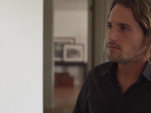 Christmas threesome with bi girls Eliza Ibarra and Jessie Saint