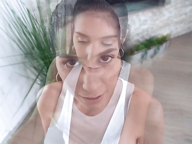 Tia Cyrus - Sporty Latina MILF POV in ripped leggings