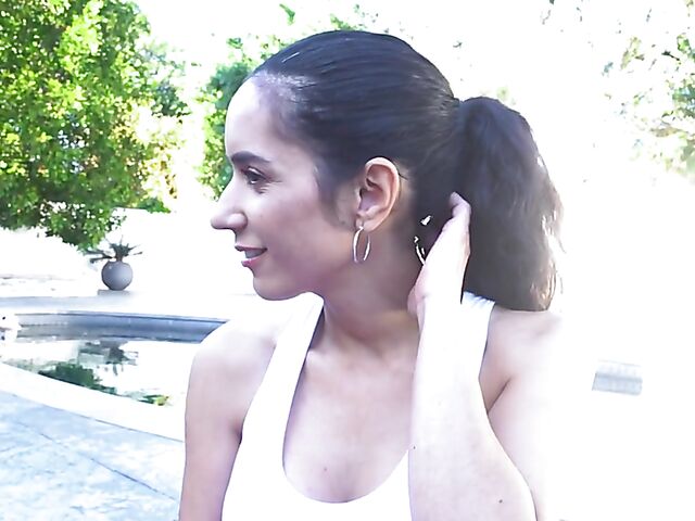 Tia Cyrus - Sporty Latina MILF POV in ripped leggings