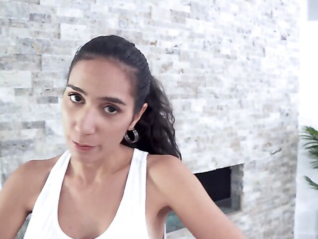 Tia Cyrus - Sporty Latina MILF POV in ripped leggings