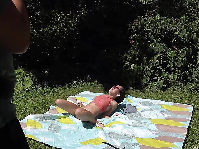 Petite Freya Von Doom's pussy spread in the sun behind the scenes