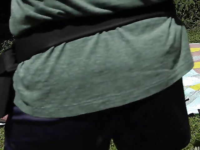 Petite Freya Von Doom's pussy spread in the sun behind the scenes