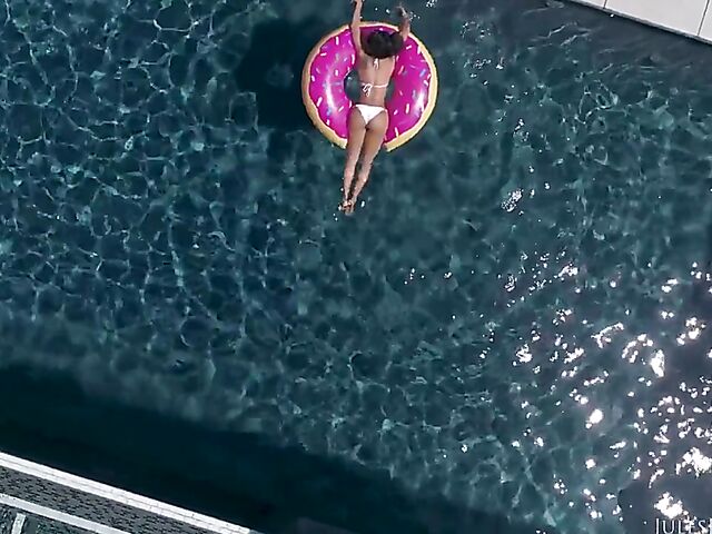 Amia Miley - Smoking hot brunette fuck in her sexy bikini