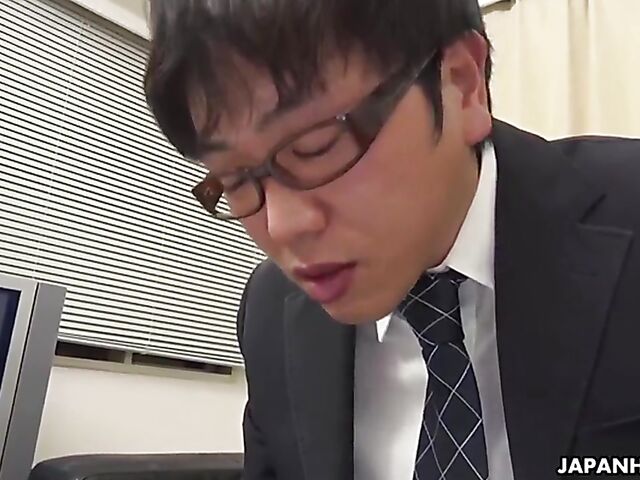 Chihiro Akino - Uncensored Japanese MILF creampie