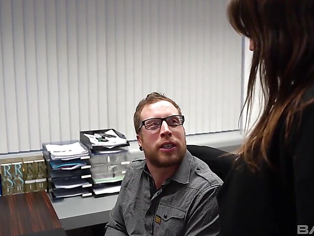 Sex at work in 2 hot scenes with Daphne Laat and Shayene Lima