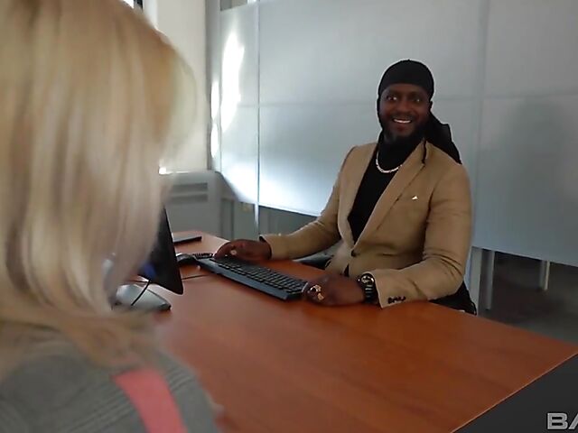 Sex at work in 2 hot scenes with Daphne Laat and Shayene Lima