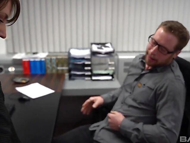 Sex at work in 2 hot scenes with Daphne Laat and Shayene Lima