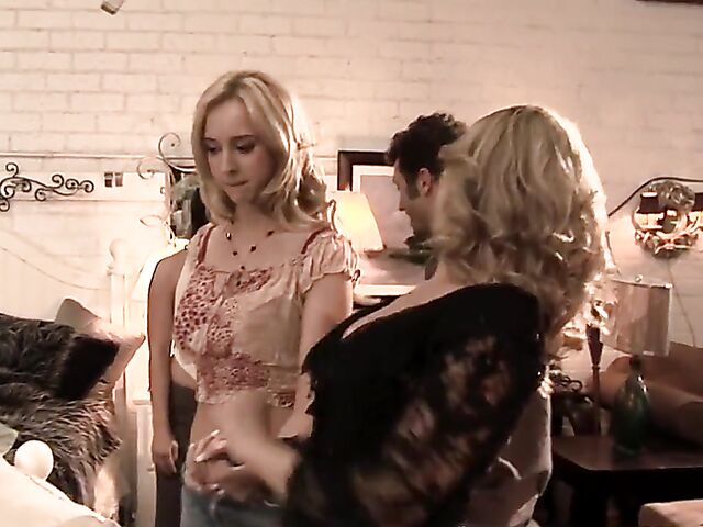 Porn star Savanna Samson in Savanna Loves Sex (2007)