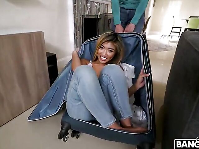 Extra small Asian girl Clara Trinity and a tall white guy