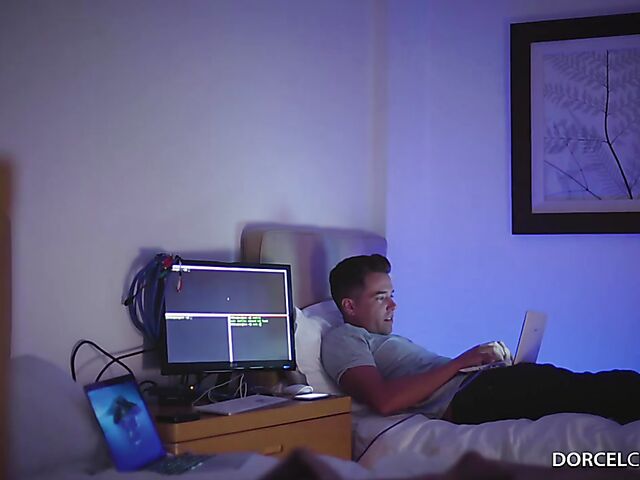 Kinky sex slave threesome with submissive Anastasia Brokelyn and mistress Marica Chanelle