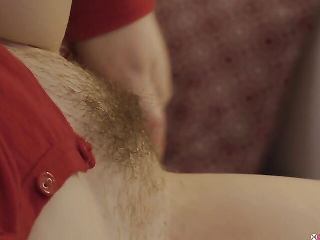 Green hair girl Jessa Belle has so many sex toys to use on her hairy snatch