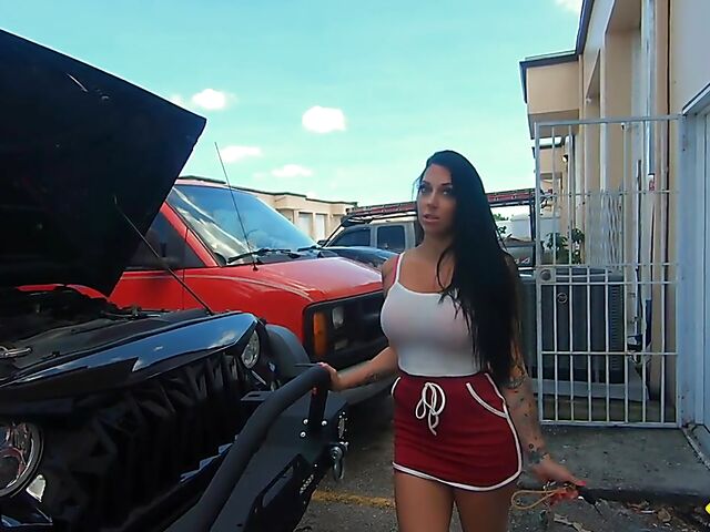 Lilith Morningstar - Hot brunette POV sex with one lucky car mechanic
