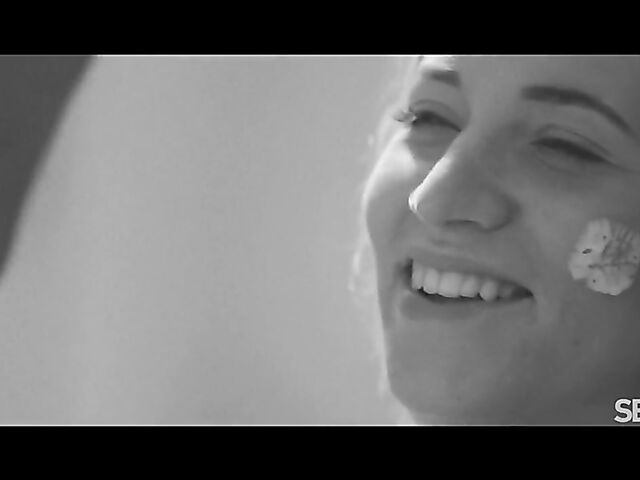 Erotic sex with sensual redhead Kiara Lord