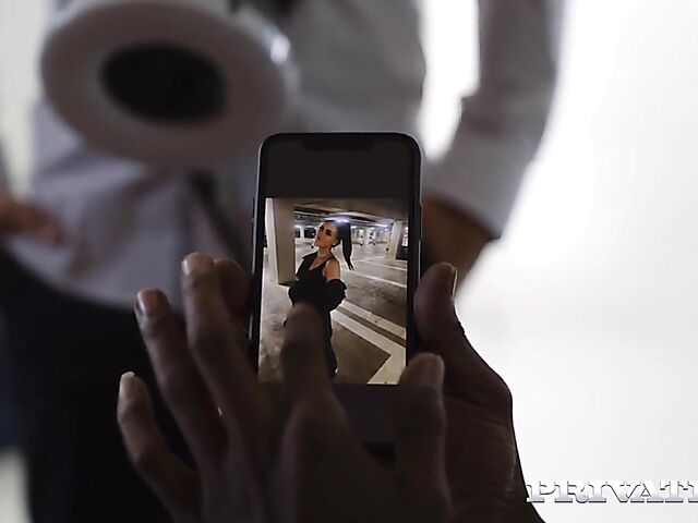 Sexy brunette with piercings Shay London is good in bed