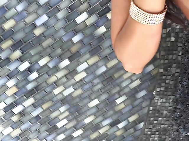 Bikini hottie Sofi Ryan shows her big natural boobs in the pool in the hope of getting a good fuck