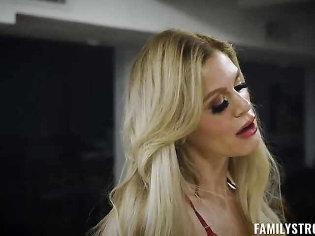 Family Christmas threesome with Casca Akashova and Avery Moon