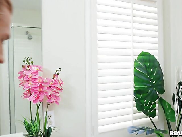 Ana Foxxx - Ebony bathroom fuck with a curly white guy