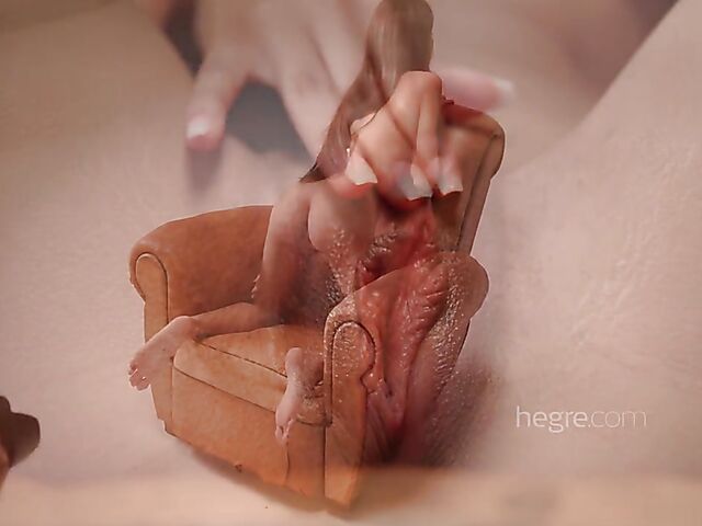 Explicit nude art photoshoot with Venezuelan model Clau