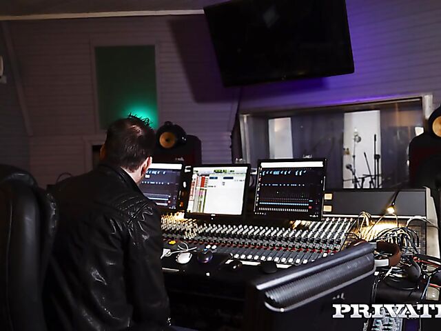 Young chubby girl with big breasts Shi Official gets banged in the studio