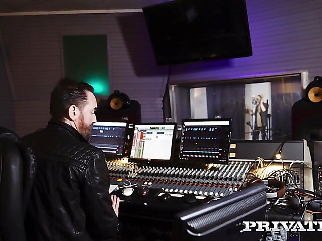 Young chubby girl with big breasts Shi Official gets banged in the studio