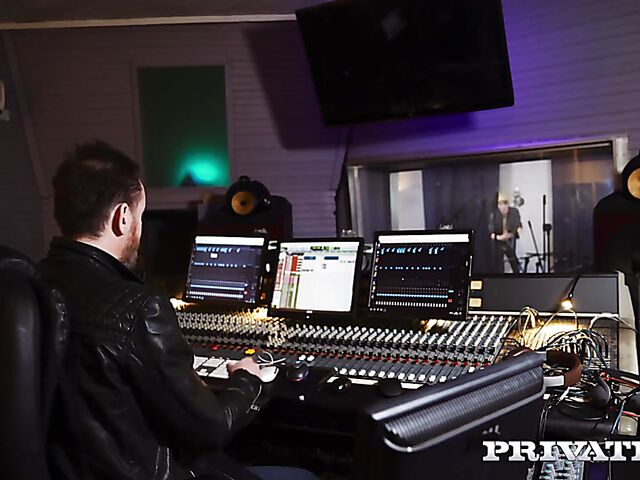 Young chubby girl with big breasts Shi Official gets banged in the studio