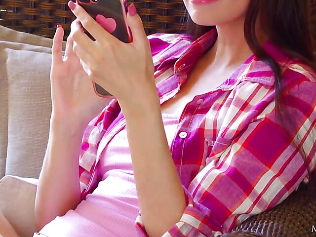 Solo babe in pink Vanessa Angel playing gaming and fingering her pussy